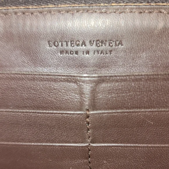 Authentic Bottega Venetta Intrecciato Woven Leather Wallet